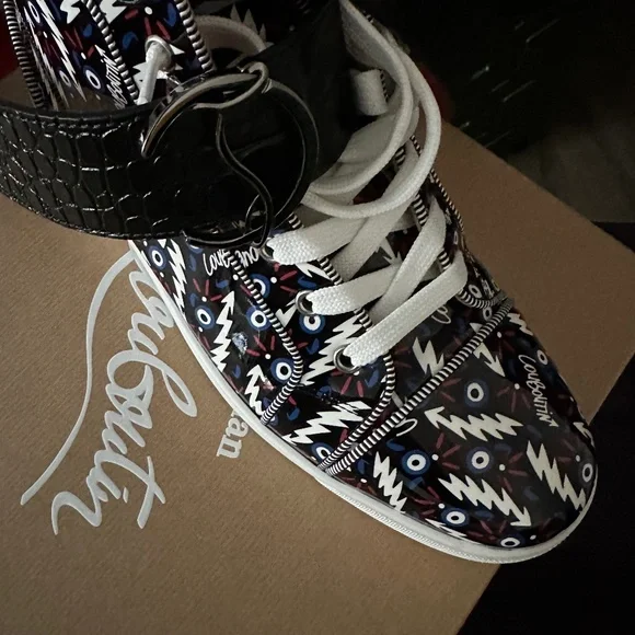 Red bottom - Picture 1 of 1